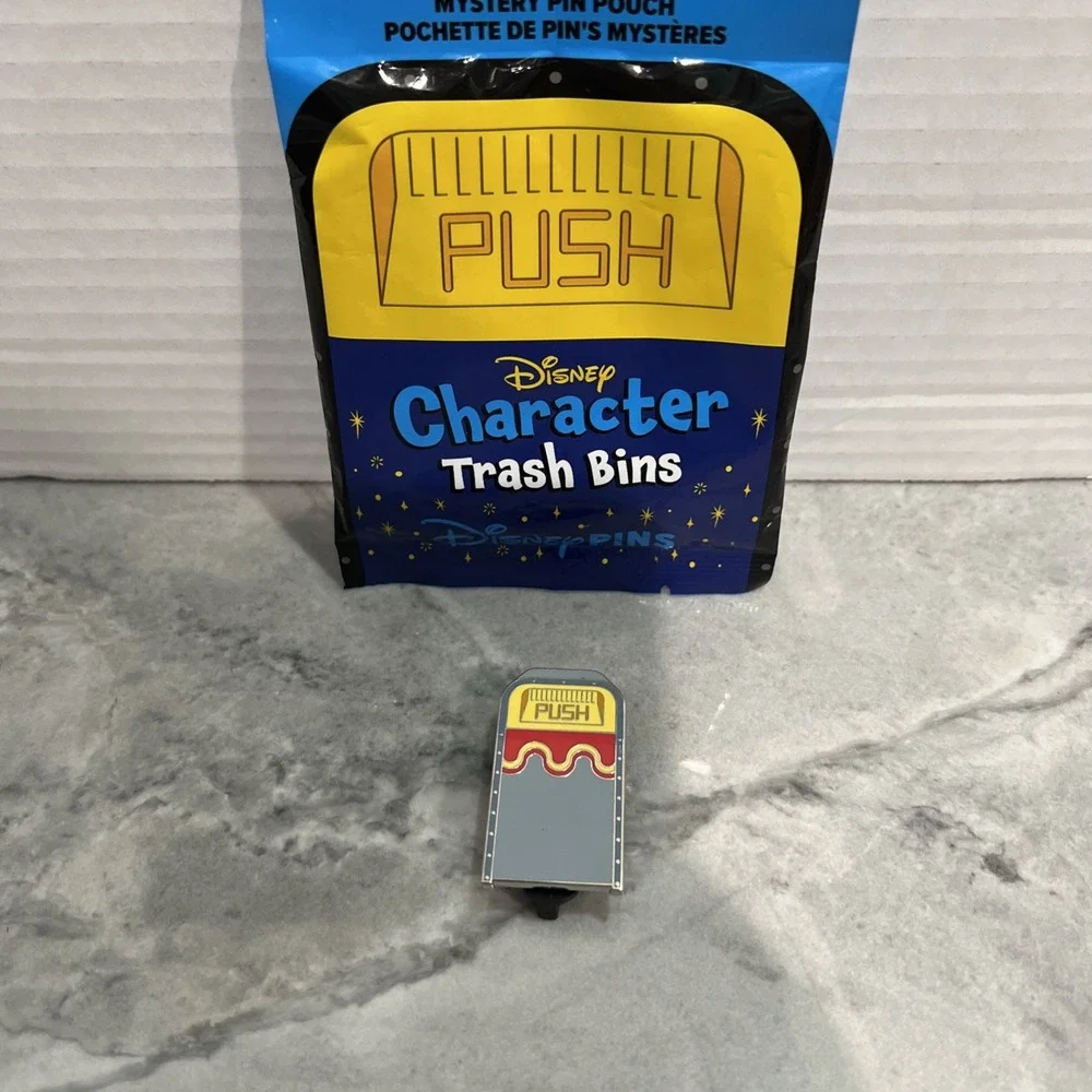 Disney‎ Character Trash Bins Mystery Pin Dumbo New from Bag Can Pin